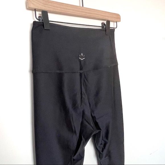 Beyond Yoga Flip Lotus Reversible Legging - Picture 10 of 11